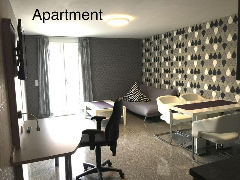 Hotel Mythos "Apartments" มาร์กโกรนิงเกน ภายนอก รูปภาพ