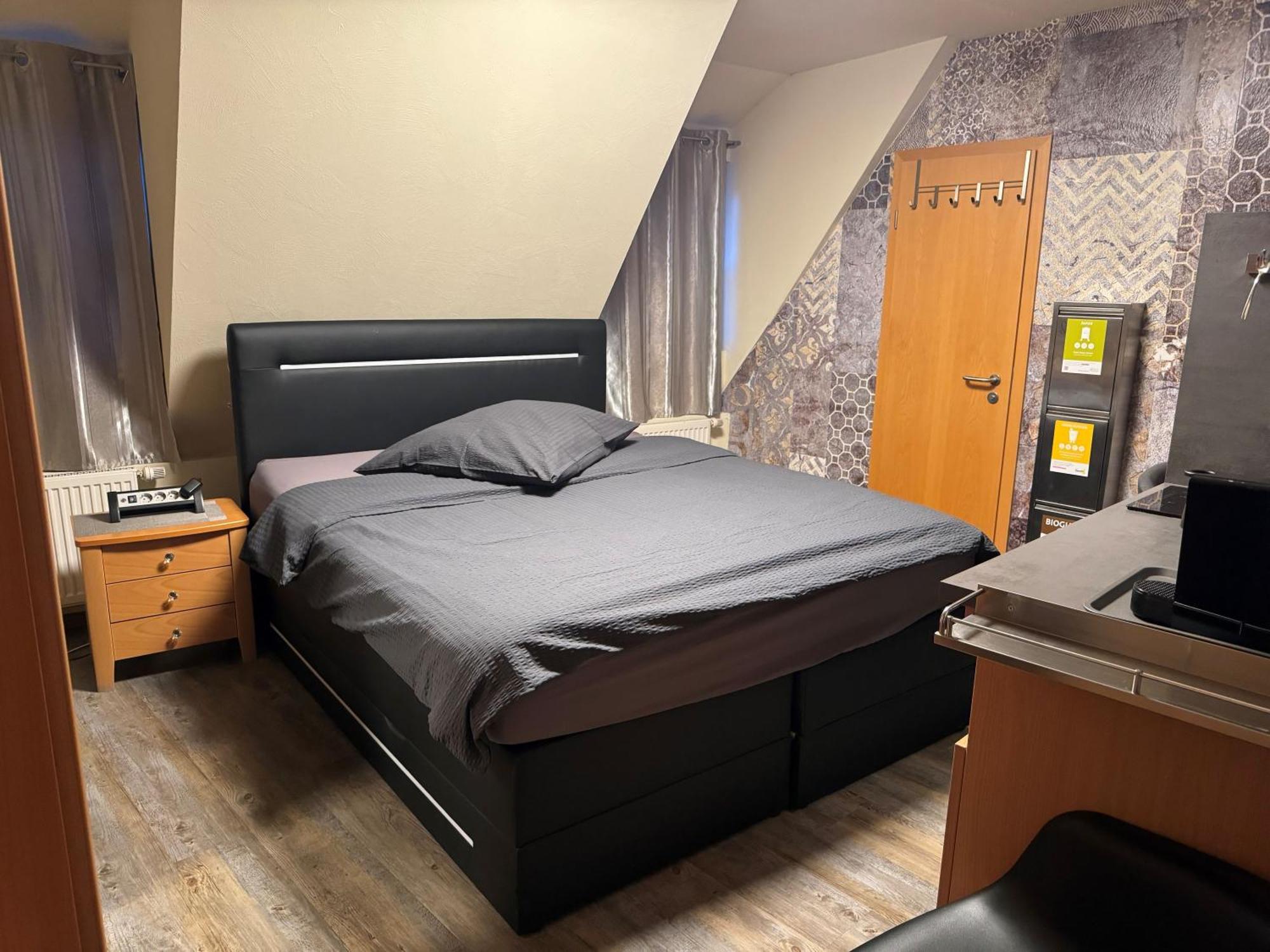 Hotel Mythos "Apartments" มาร์กโกรนิงเกน ภายนอก รูปภาพ