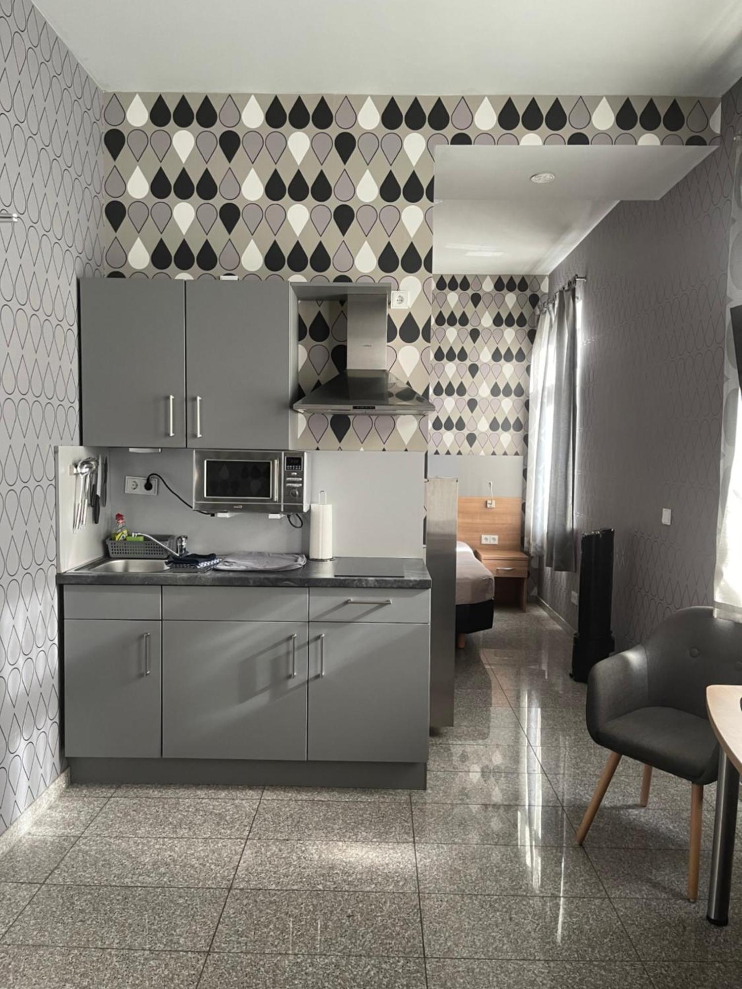 Hotel Mythos "Apartments" มาร์กโกรนิงเกน ภายนอก รูปภาพ